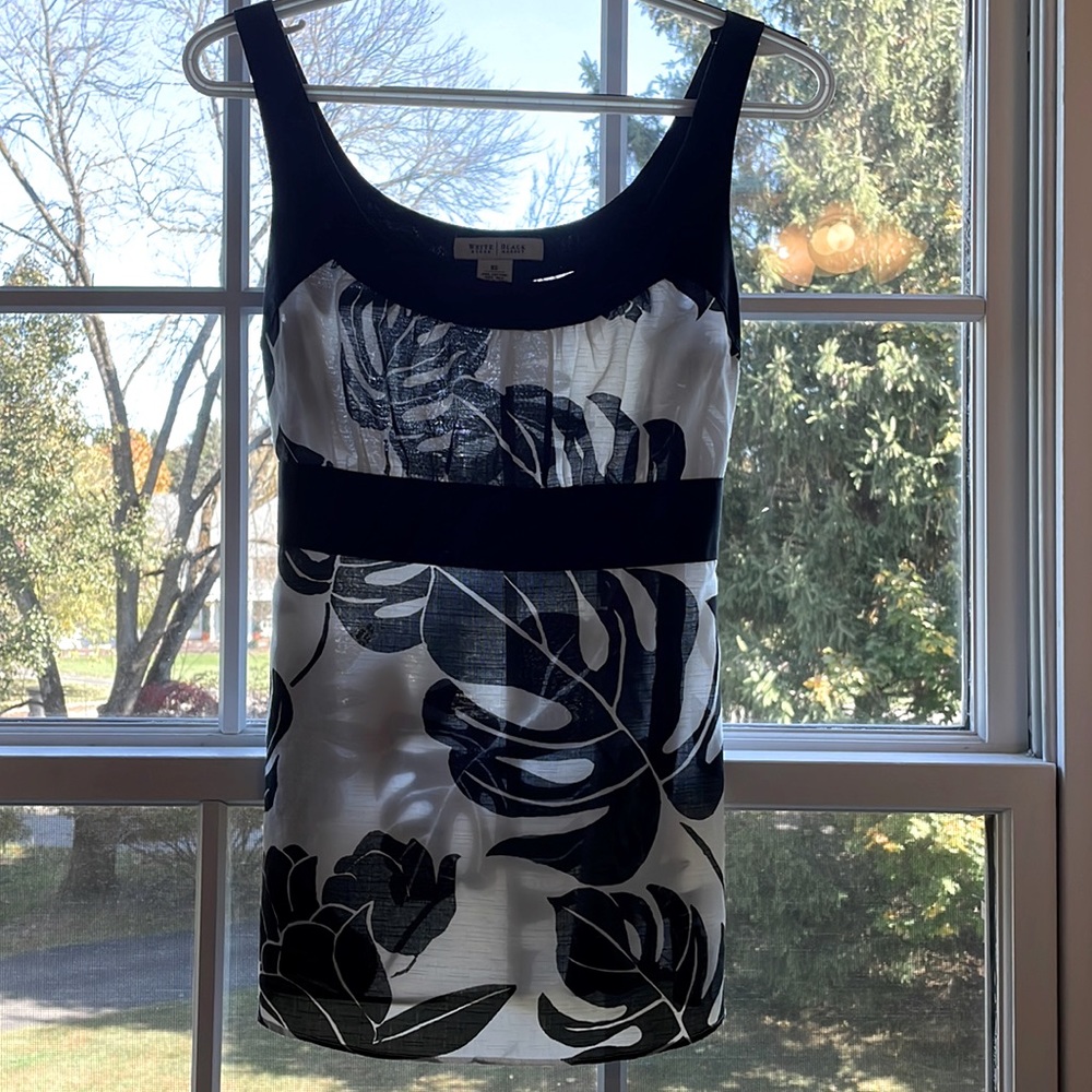 White House black market sleeveless top size xs